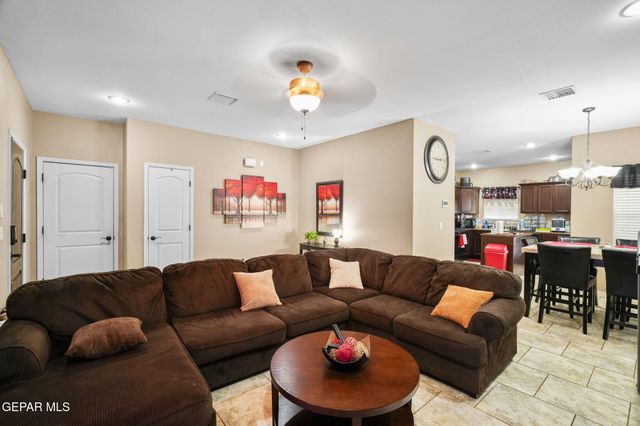 1091 Chris Forbes Circle, Socorro, TX 79927