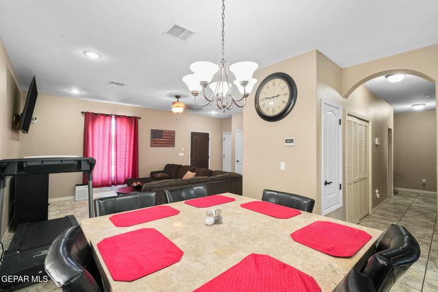 1091 Chris Forbes Circle, Socorro, TX 79927