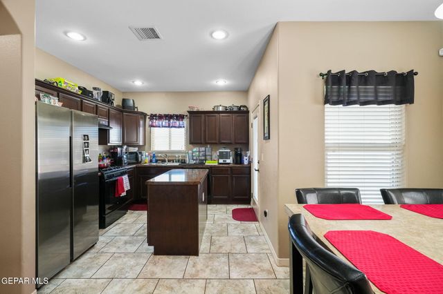 1091 Chris Forbes Circle, Socorro, TX 79927