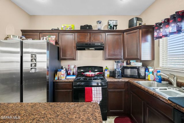 1091 Chris Forbes Circle, Socorro, TX 79927