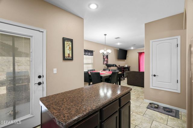 1091 Chris Forbes Circle, Socorro, TX 79927