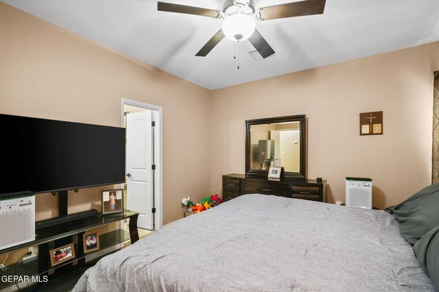 1091 Chris Forbes Circle, Socorro, TX 79927