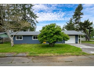 567 Nw CEDAR Ct, Warrenton, OR 97146