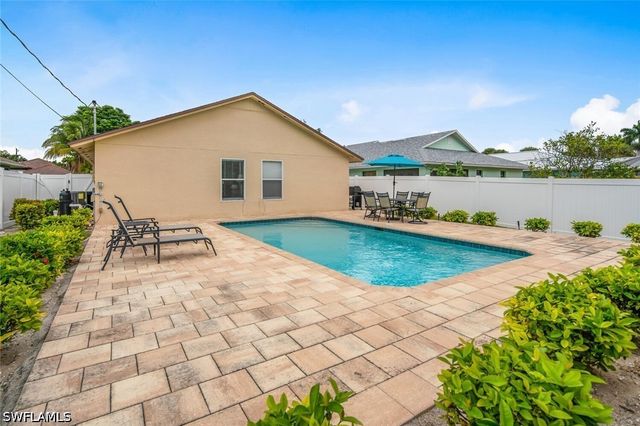 534 96th AVE N, Naples, FL 34108