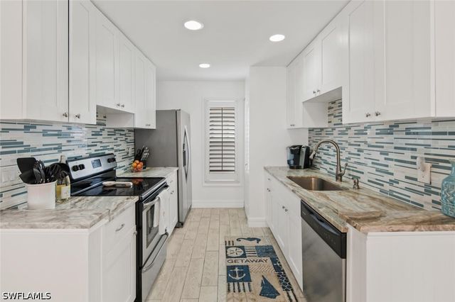 534 96th AVE N, Naples, FL 34108