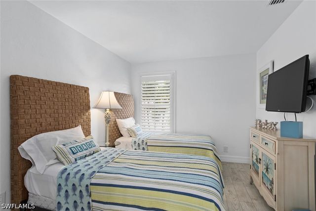 534 96th AVE N, Naples, FL 34108