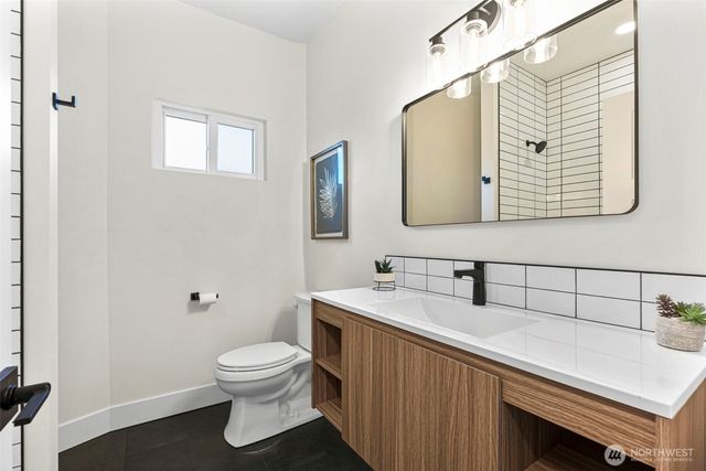 529 4th Avenue SE, Puyallup, WA 98372