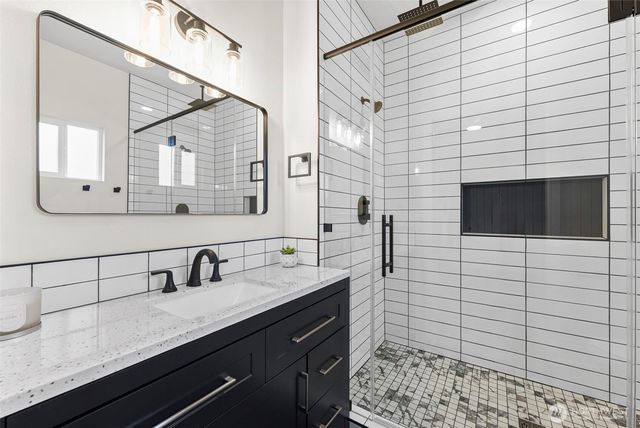 529 4th Avenue SE, Puyallup, WA 98372