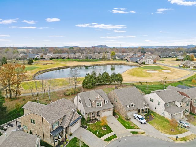 1712 Boardwalk Pl, Gallatin, TN 37066