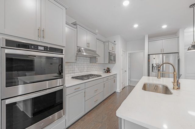 1712 Boardwalk Pl, Gallatin, TN 37066