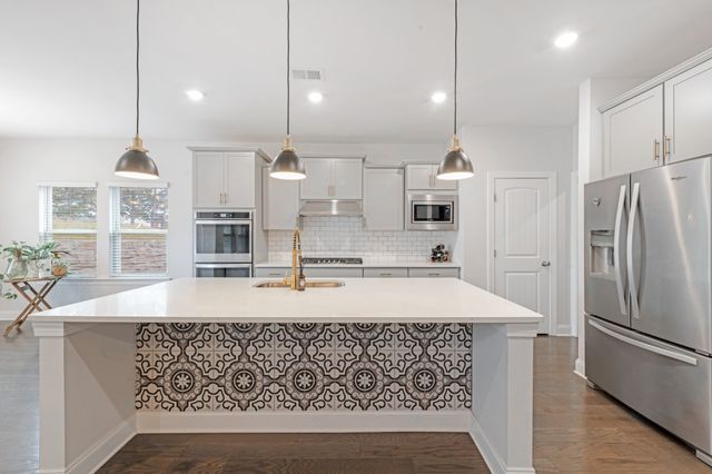 1712 Boardwalk Pl, Gallatin, TN 37066