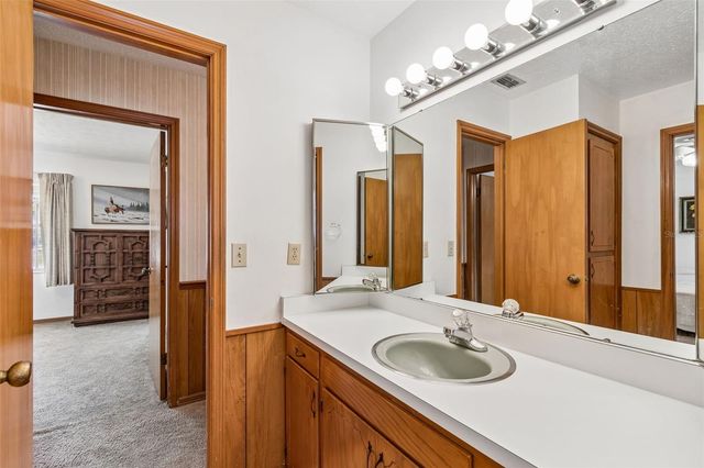 6701 MID PLACE, Temple Terrace, FL 33617