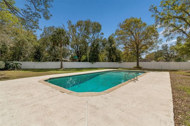 6701 MID PLACE, Temple Terrace, FL 33617