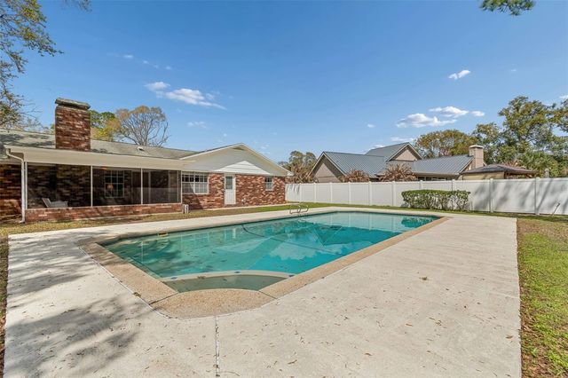 6701 MID PLACE, Temple Terrace, FL 33617