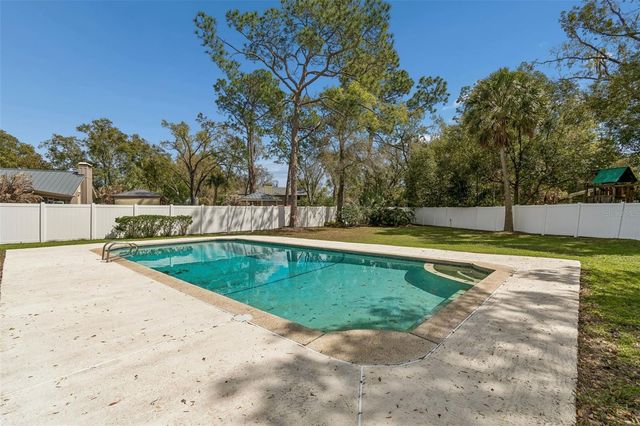 6701 MID PLACE, Temple Terrace, FL 33617