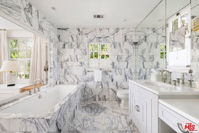 6650 Whitley Terrace, Los Angeles, CA 90068