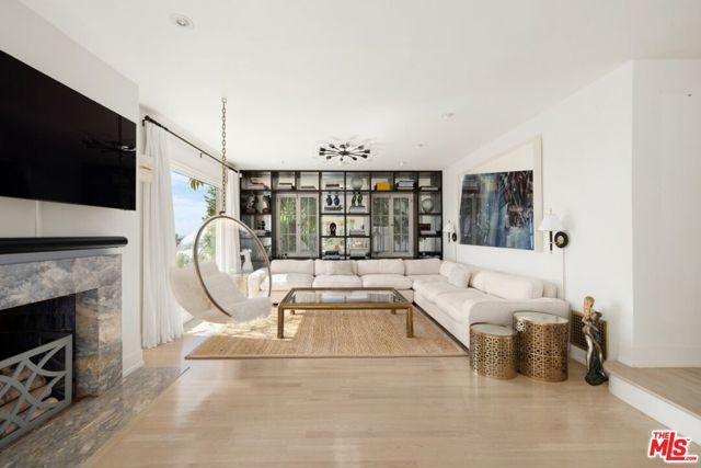 6650 Whitley Terrace, Los Angeles, CA 90068