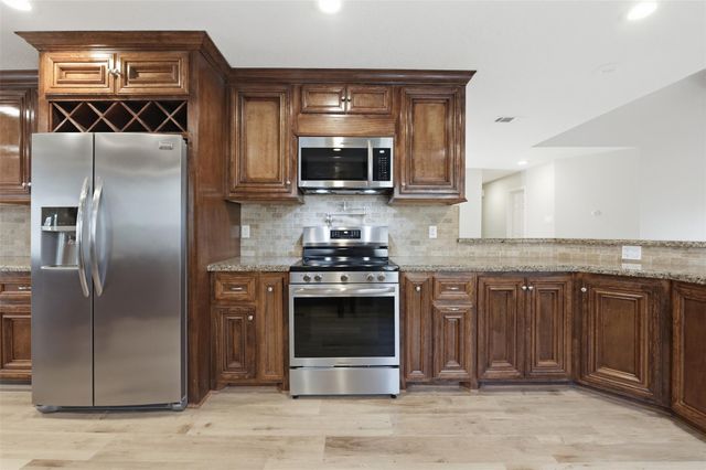 18003 Country Place Drive, Conroe, TX 77302