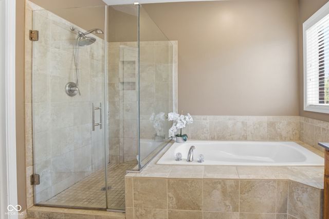 10514 Stonegate Drive, Fishers, IN 46040