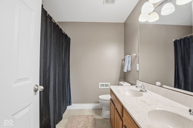 10514 Stonegate Drive, Fishers, IN 46040