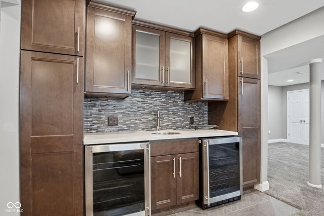 10514 Stonegate Drive, Fishers, IN 46040