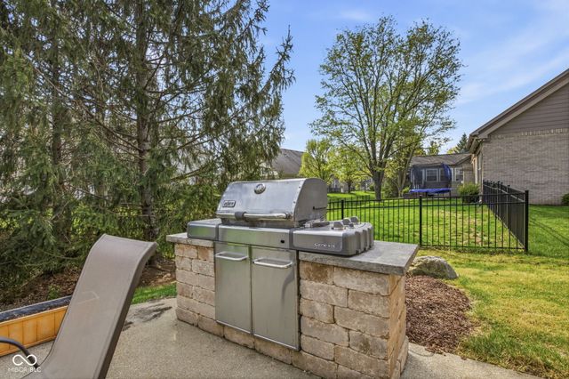 10514 Stonegate Drive, Fishers, IN 46040
