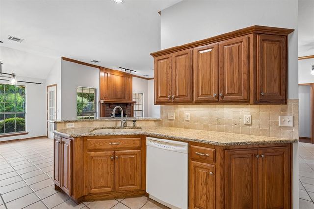 2725 NW 166th Street, Edmond, OK 73012