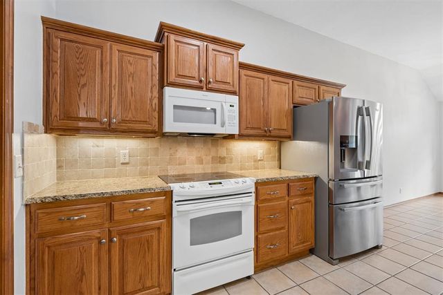 2725 NW 166th Street, Edmond, OK 73012