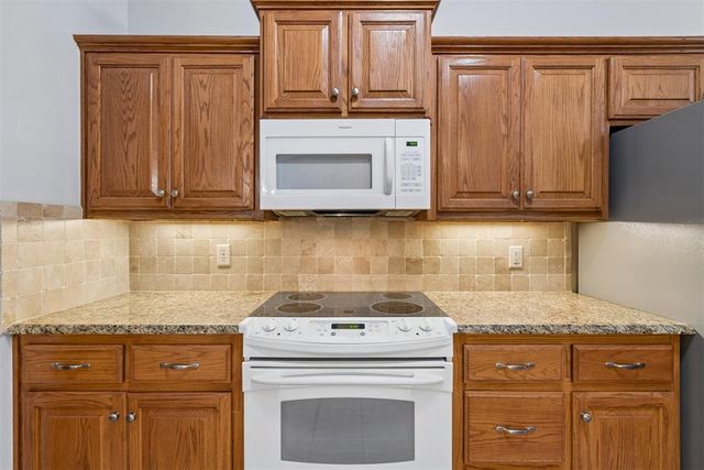 2725 NW 166th Street, Edmond, OK 73012