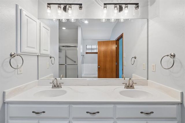 2725 NW 166th Street, Edmond, OK 73012