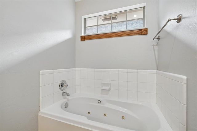 2725 NW 166th Street, Edmond, OK 73012