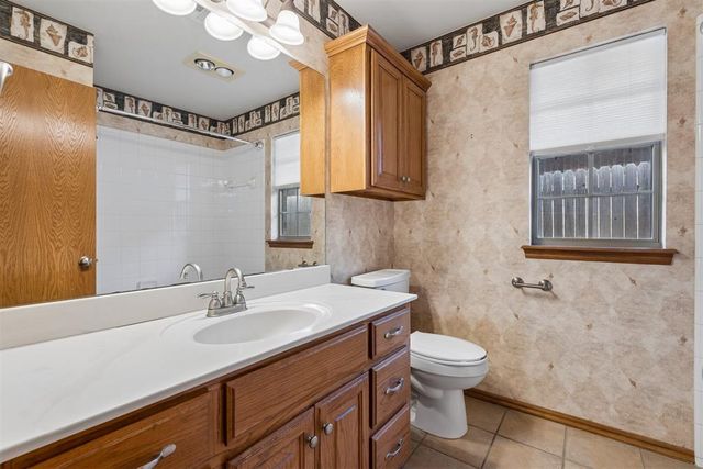 2725 NW 166th Street, Edmond, OK 73012