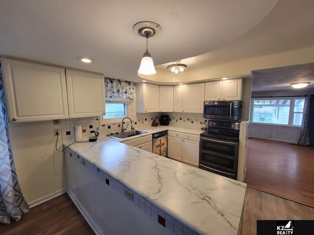 6826 Morrill Avenue, Lincoln, NE 68507