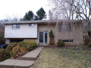 108 Morelli Dr, Ross Twp, PA 15237