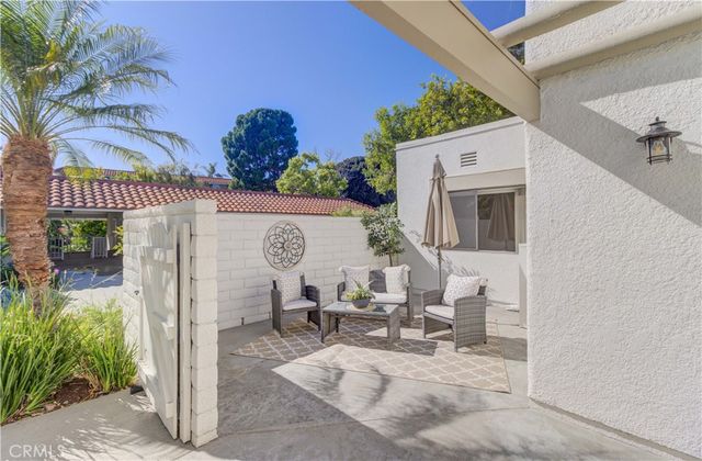 2015 Via Mariposa West B, Laguna Woods, CA 92637