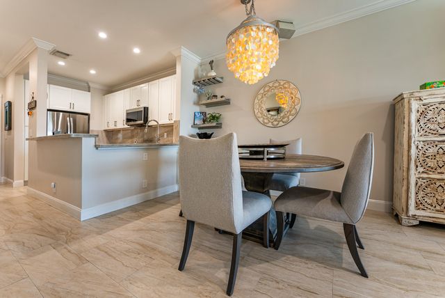 318 N Lake Drive, Lantana, FL 33462