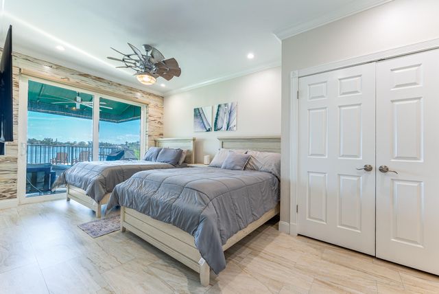 318 N Lake Drive, Lantana, FL 33462