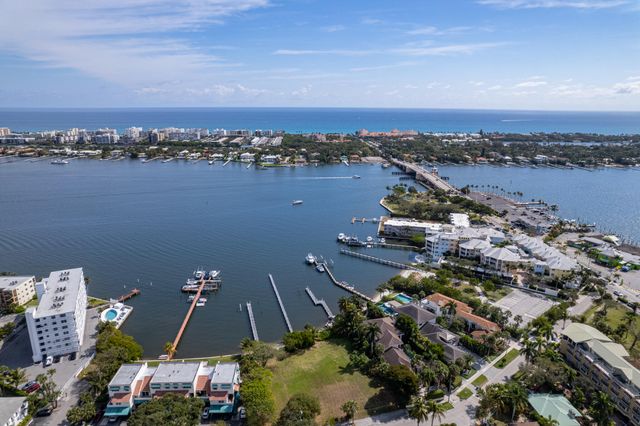 318 N Lake Drive, Lantana, FL 33462