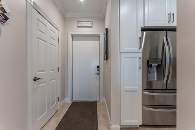 318 N Lake Drive, Lantana, FL 33462