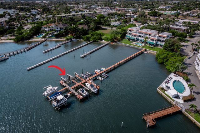 318 N Lake Drive, Lantana, FL 33462