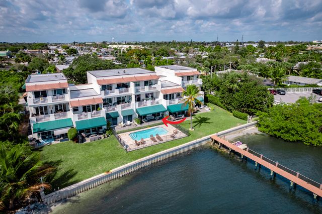 318 N Lake Drive, Lantana, FL 33462