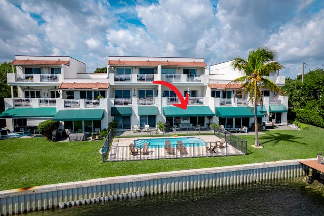 318 N Lake Drive, Lantana, FL 33462