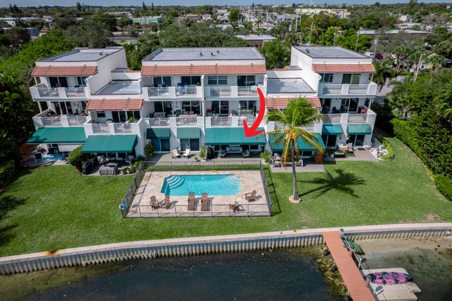 318 N Lake Drive, Lantana, FL 33462