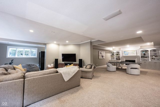 10565 Tremont Circle, Fishers, IN 46037