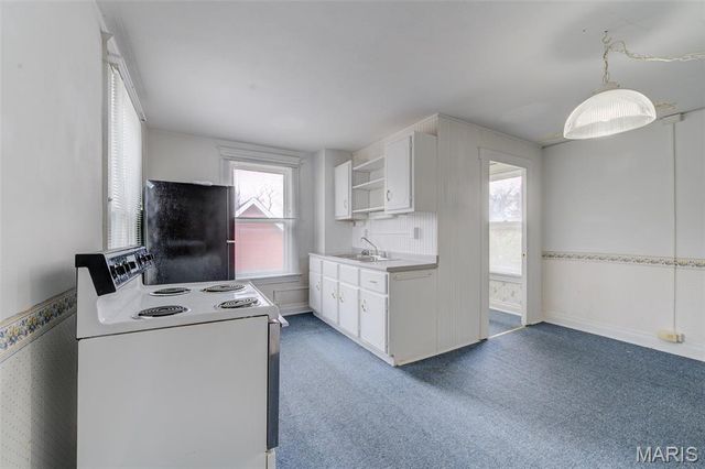 909 Madison Street, St Charles, MO 63301