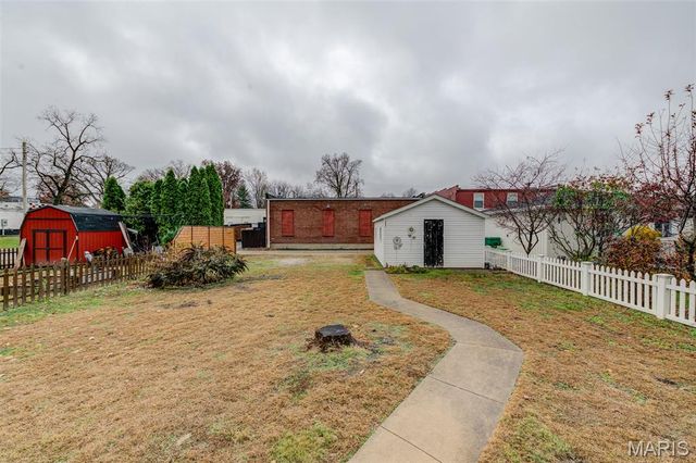 909 Madison Street, St Charles, MO 63301