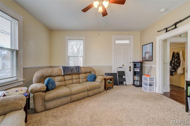 909 Madison Street, St Charles, MO 63301