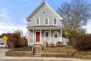 63 Cherry St, Plymouth, MA 02360