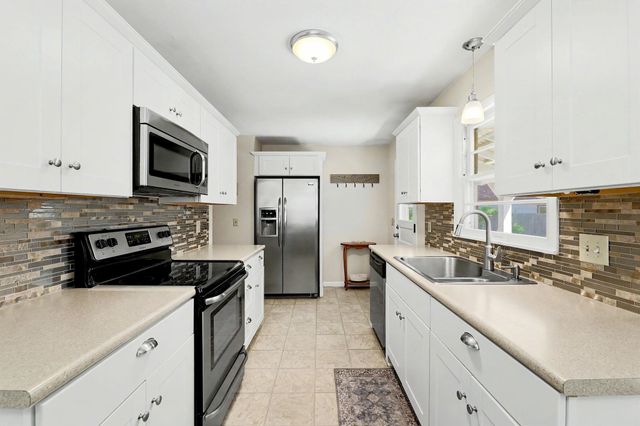 2227 W Southgate, Wichita, KS 67217