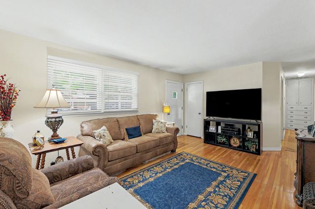 2227 W Southgate, Wichita, KS 67217